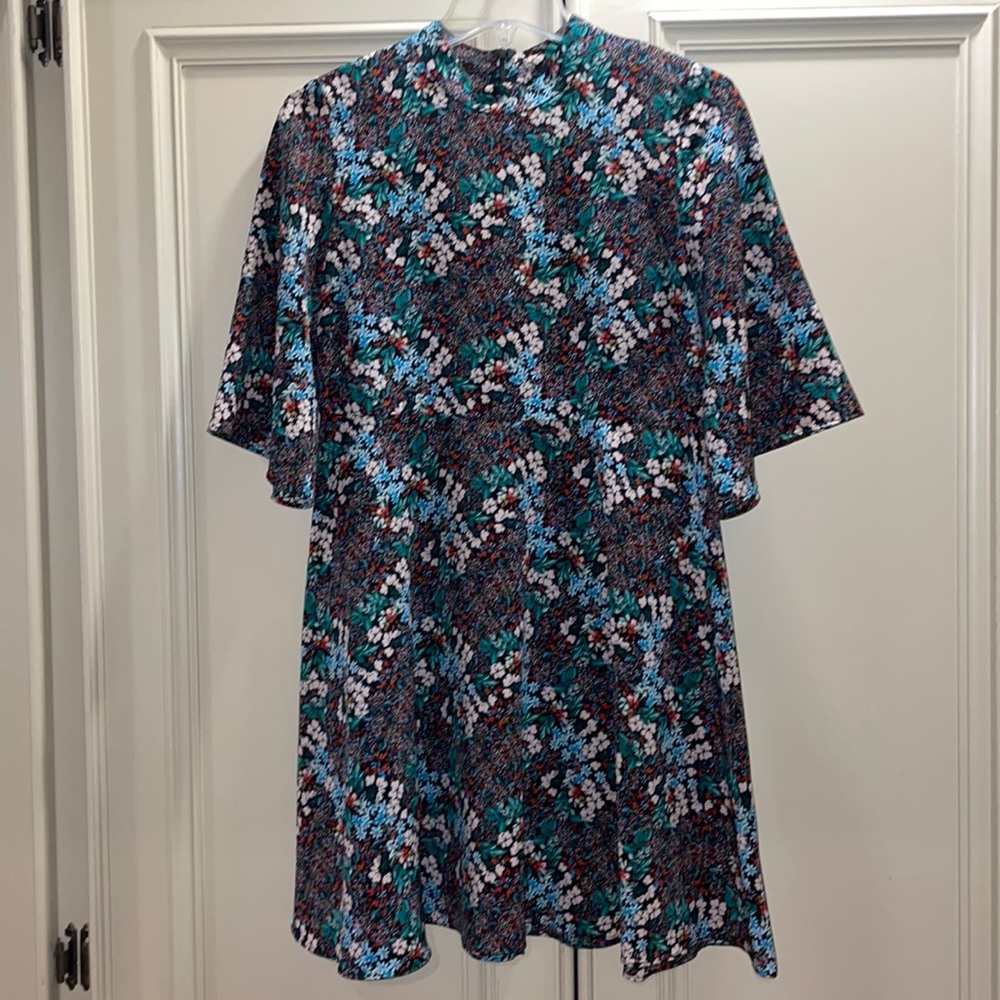 FLORAL FLUTTER-SLEEVE MINI ZARA M